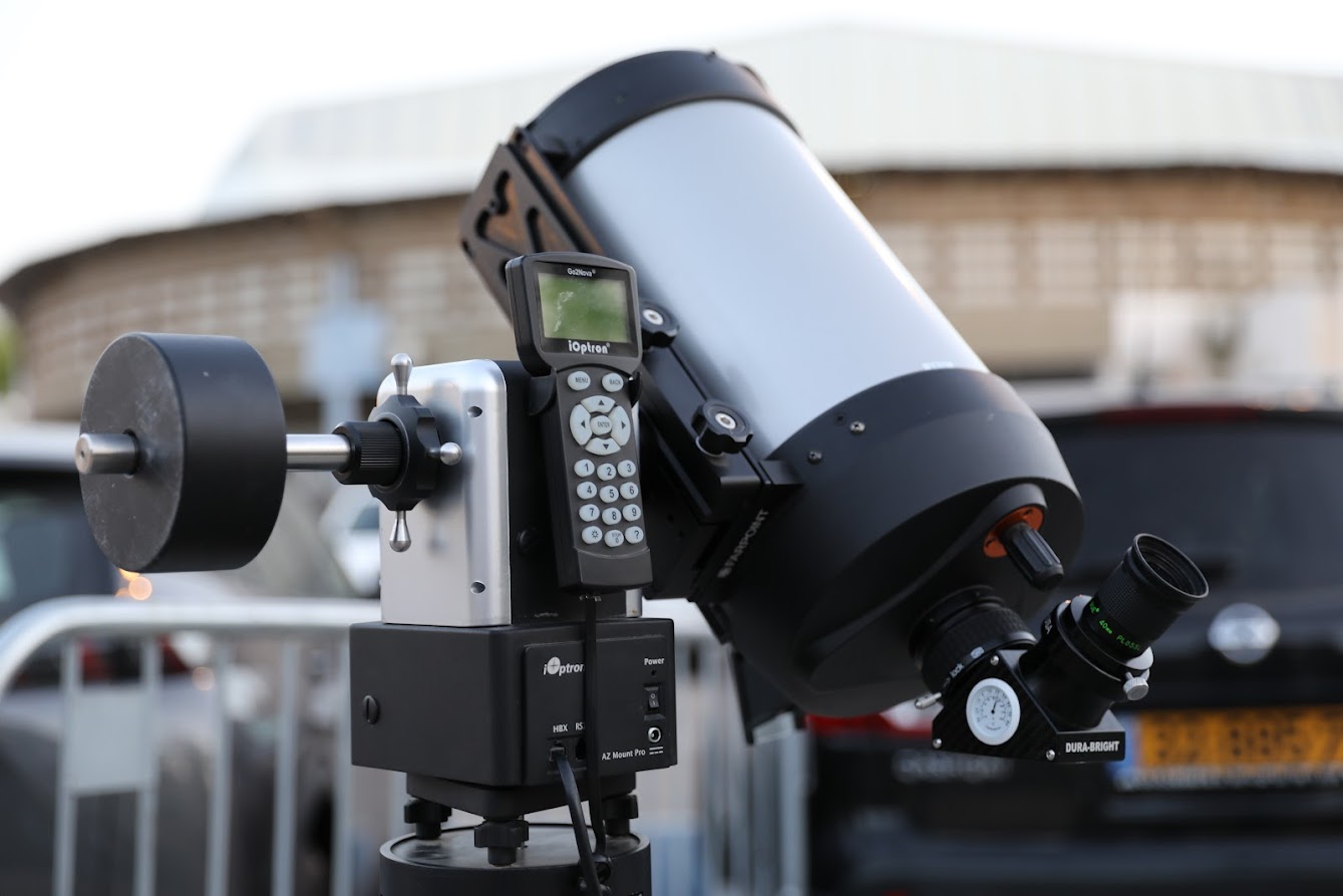 טלסקופ חלל בבית רותר