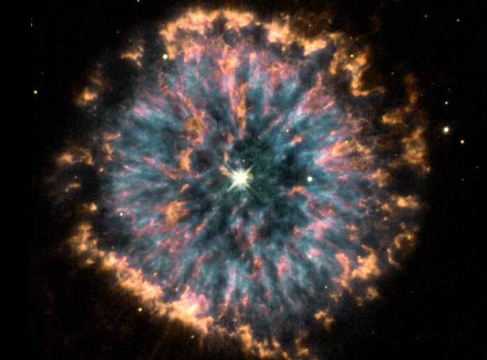 סופרנובה NGC6751. קרדיט: NASA, The Hubble Heritage Team (STScI/AURA)